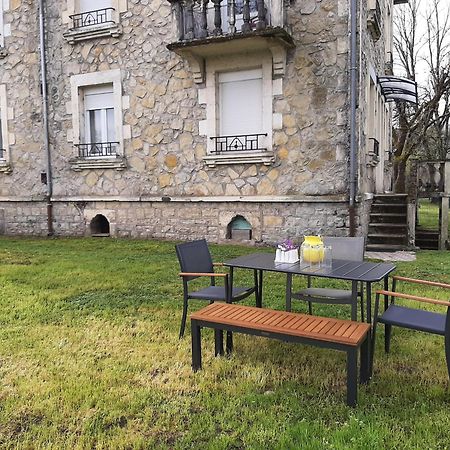 Grand Appartement Avec Jardin Bretenoux Buitenkant foto